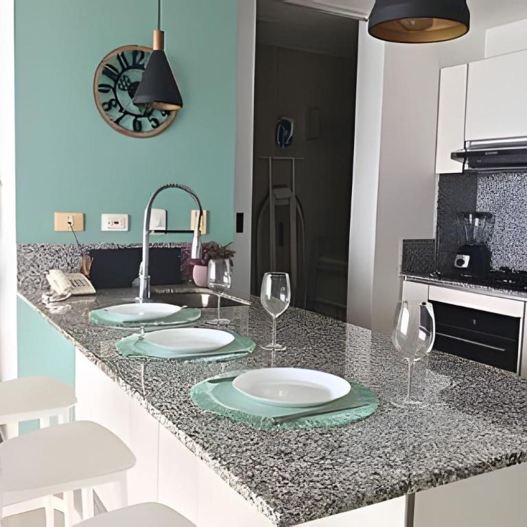 Luxury Escape: Sea, Comfort & Style - One-Bedroom Premium Apartment with Ocean View - 34