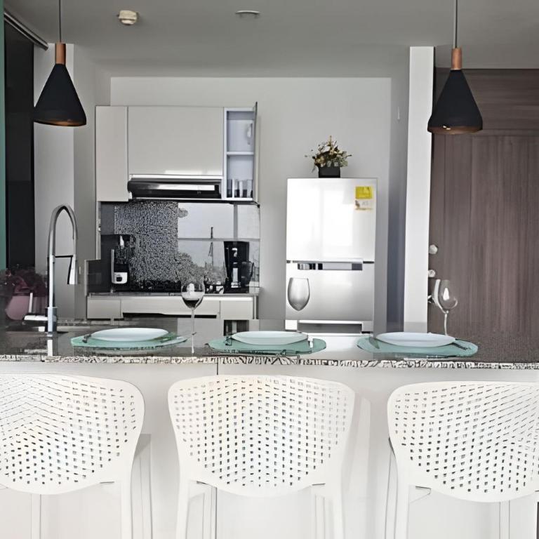 Luxury Escape: Sea, Comfort & Style - One-Bedroom Premium Apartment with Ocean View - 40