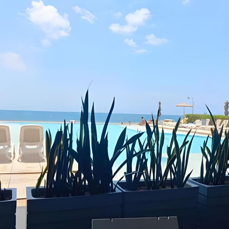 Luxury Escape: Sea, Comfort & Style - One-Bedroom Premium Apartment with Ocean View - 60