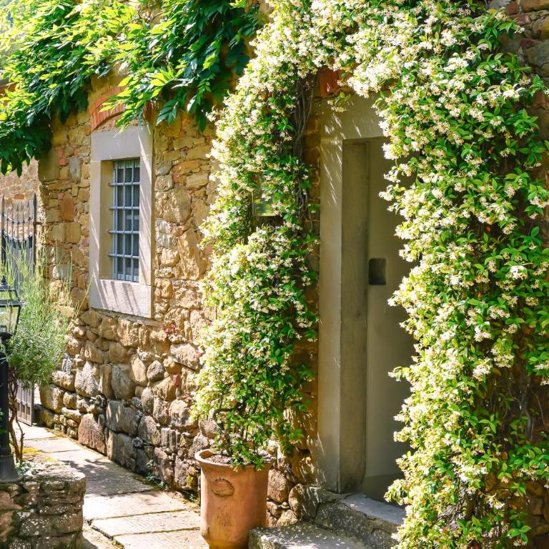 Villa di Piazzano - Small Luxury Hotels of the World - Suite Junior Courtyard - 1