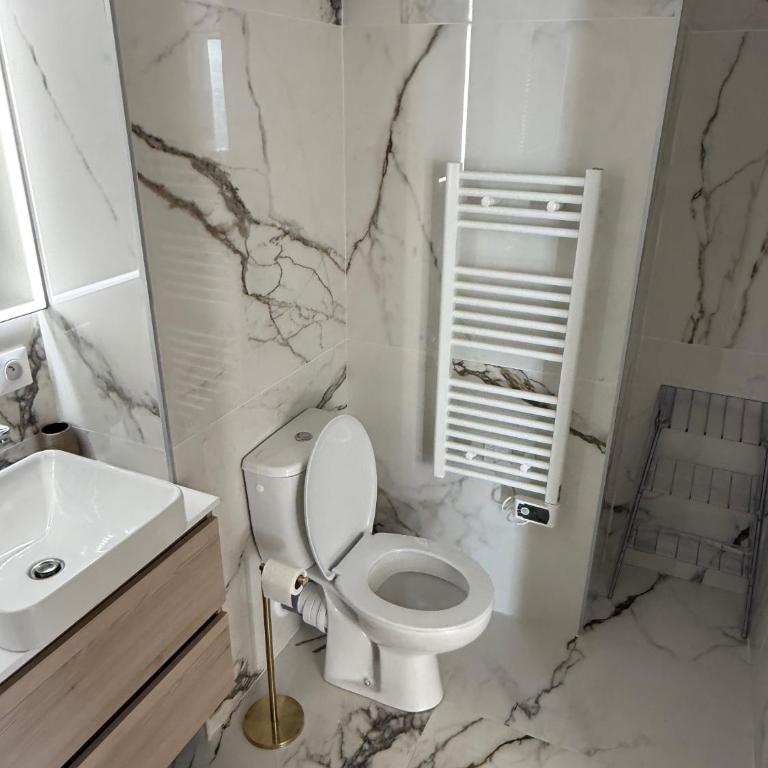Appartement de luxe type 4 Eden Suite Sanguinaires vue mer avec piscine chauffée résidence Ajaccio - Apartment mit 3 Schlafzimmern - 84