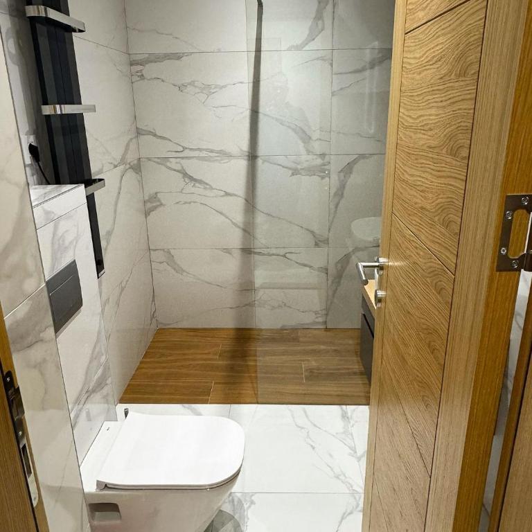 Zlatibor 77 - Klasična Četvorokrevetna Soba - 8