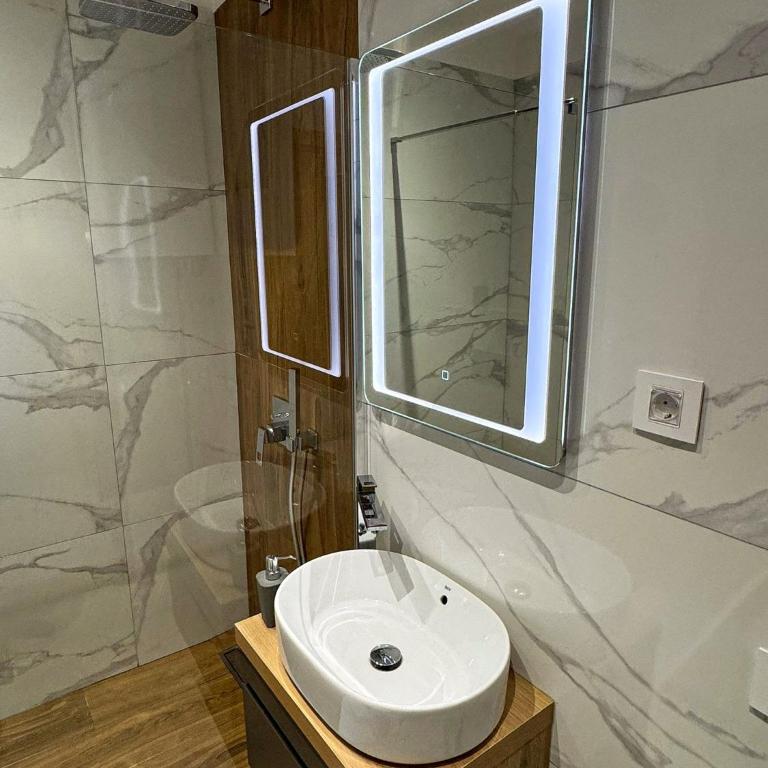 Zlatibor 77 - Klasična Četvorokrevetna Soba - 9