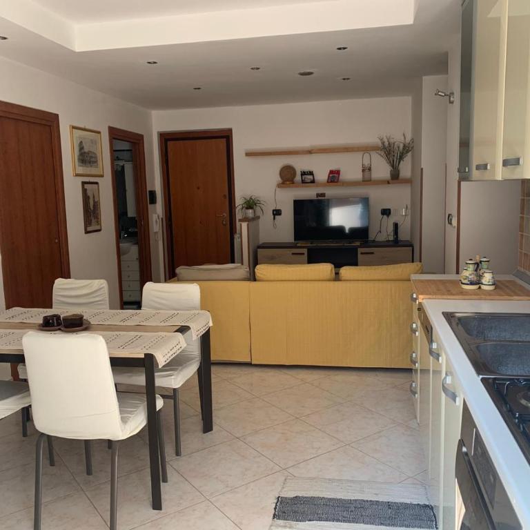 Lilly's Apartment a 5 minuti Metro C - Appartamento con 2 Camere da Letto - 8