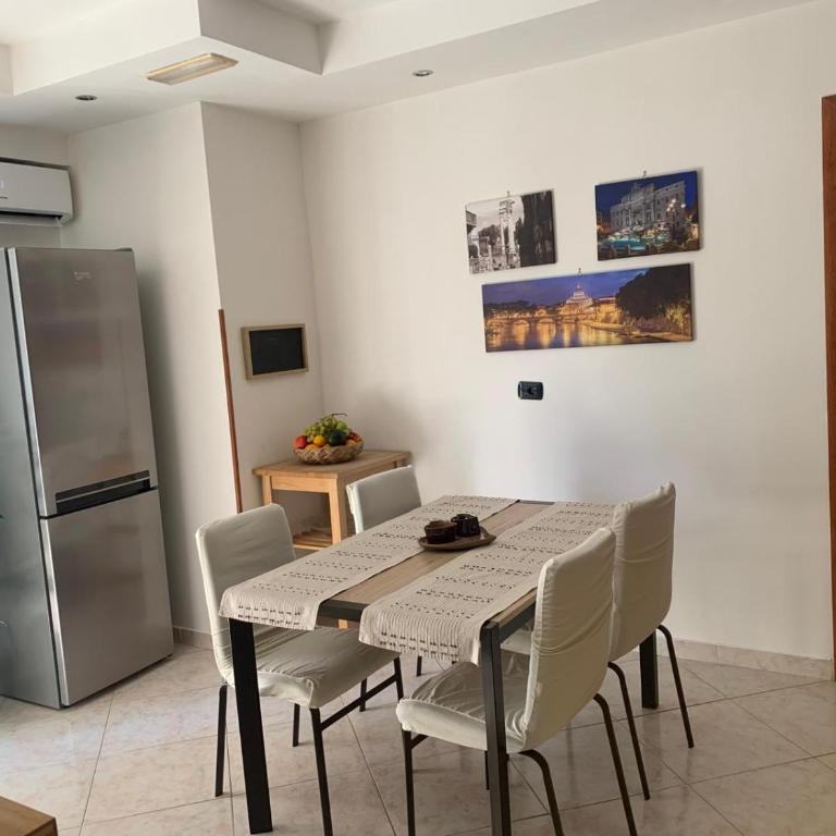 Lilly's Apartment a 5 minuti Metro C - Appartamento con 2 Camere da Letto - 9
