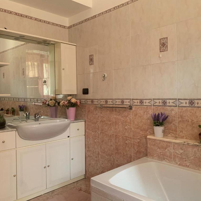 Lilly's Apartment a 5 minuti Metro C - Appartamento con 2 Camere da Letto - 18