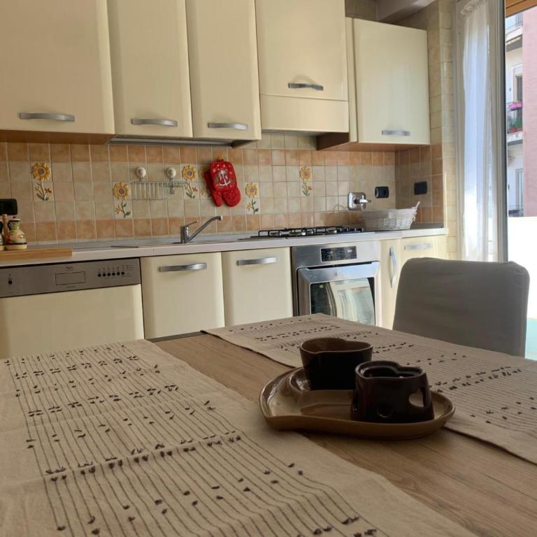 Lilly's Apartment a 5 minuti Metro C - Appartamento con 2 Camere da Letto - 10