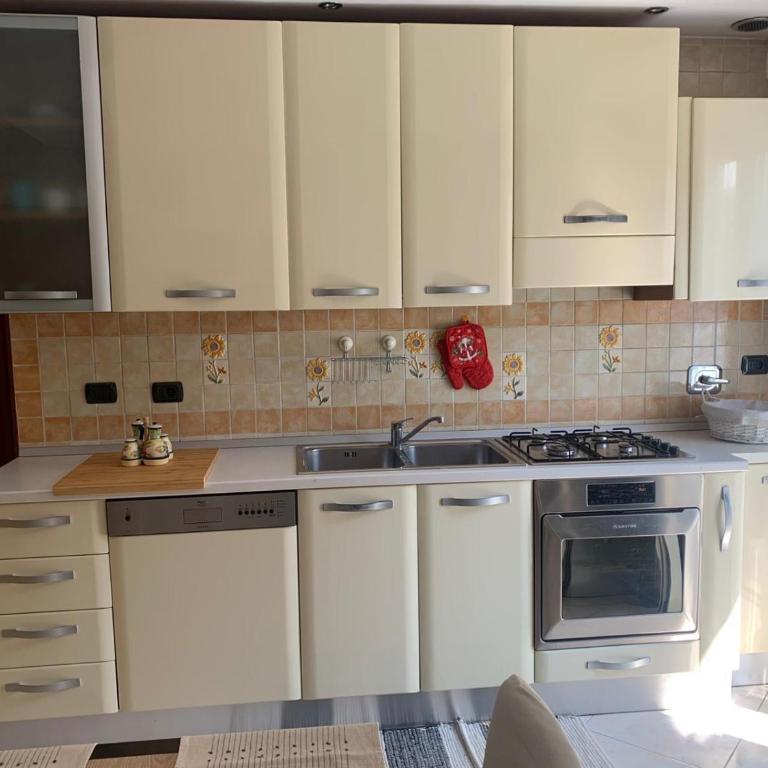 Lilly's Apartment a 5 minuti Metro C - Appartamento con 2 Camere da Letto - 11