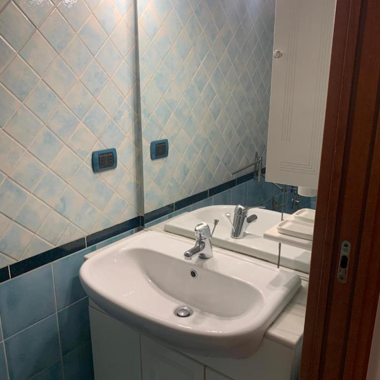 Lilly's Apartment a 5 minuti Metro C - Appartamento con 2 Camere da Letto - 23