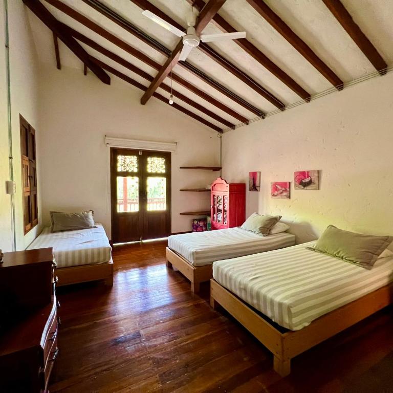 Outstanding FarmHouse jacuzzi & pool near Medellin - Villa - 23