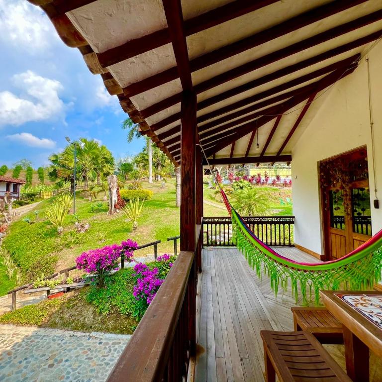 Outstanding FarmHouse jacuzzi & pool near Medellin - Villa - 19