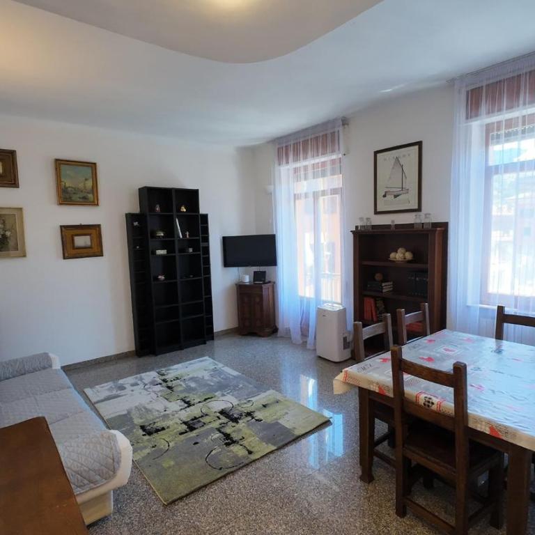 Centro vicinissimo mare - Appartamento con 2 Camere da Letto - 2