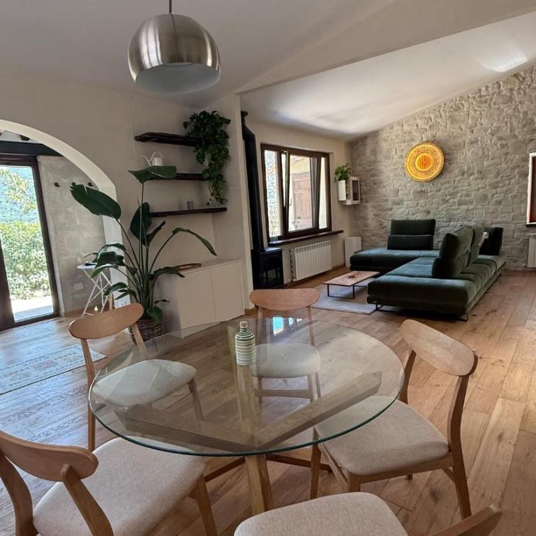 Sorgiva - One-Bedroom House - 27
