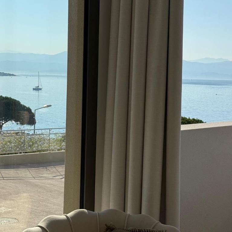 Appartement de luxe type 4 Eden Suite Sanguinaires vue mer avec piscine chauffée résidence Ajaccio - Apartment mit 3 Schlafzimmern - 9