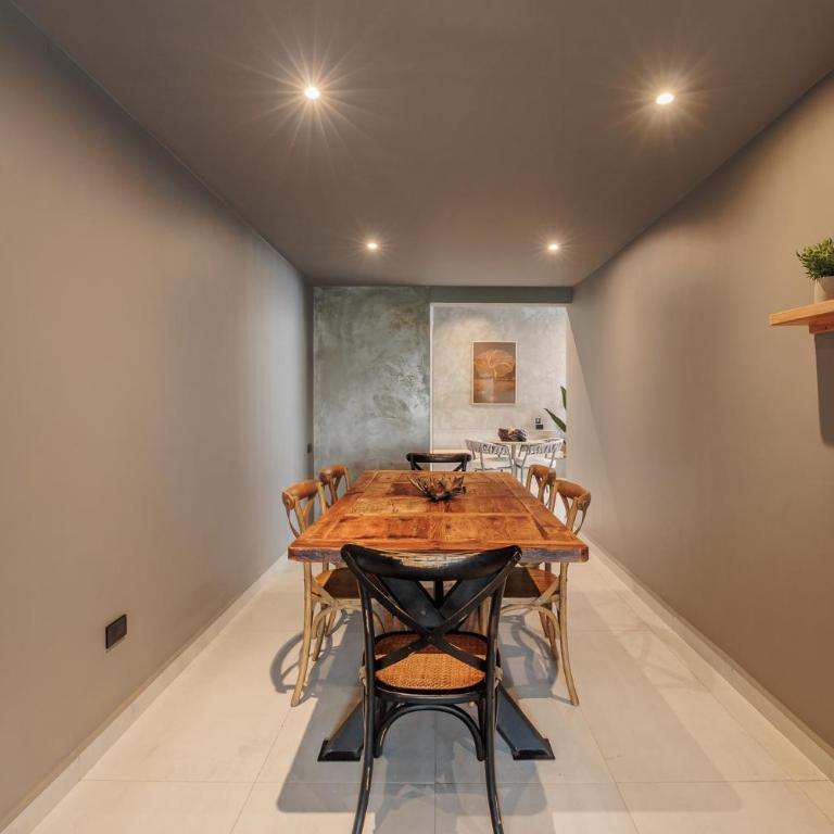 10th Street Three-Bedroom Jacuzzi & Billiard 201 - Three-Bedroom Apartment - 14