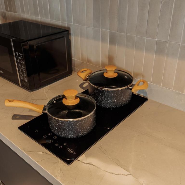 10th Street Three-Bedroom Jacuzzi & Billiard 201 - Three-Bedroom Apartment - 22