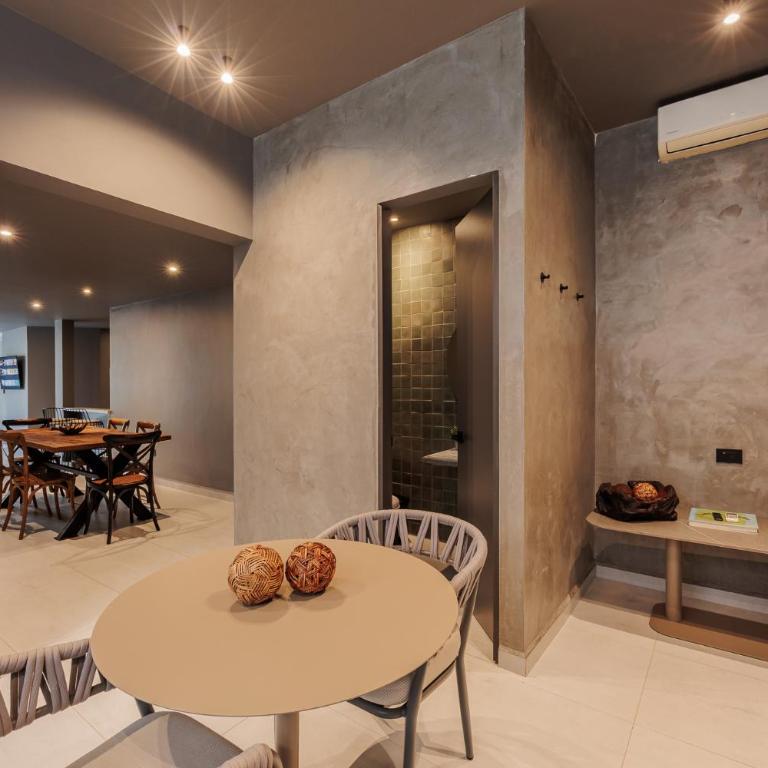 10th Street Three-Bedroom Jacuzzi & Billiard 201 - Three-Bedroom Apartment - 30