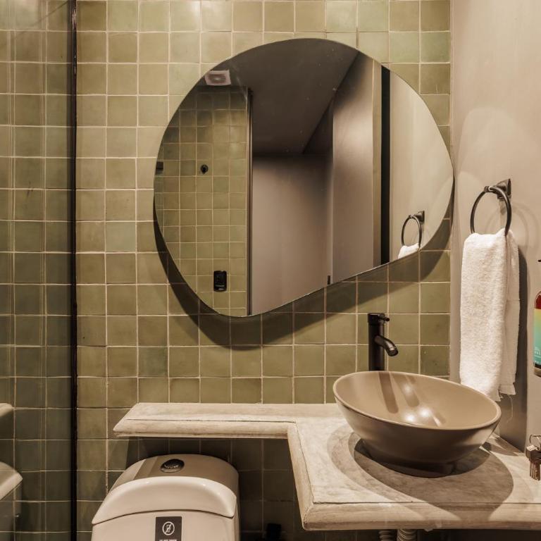 10th Street Three-Bedroom Jacuzzi & Billiard 201 - Three-Bedroom Apartment - 36