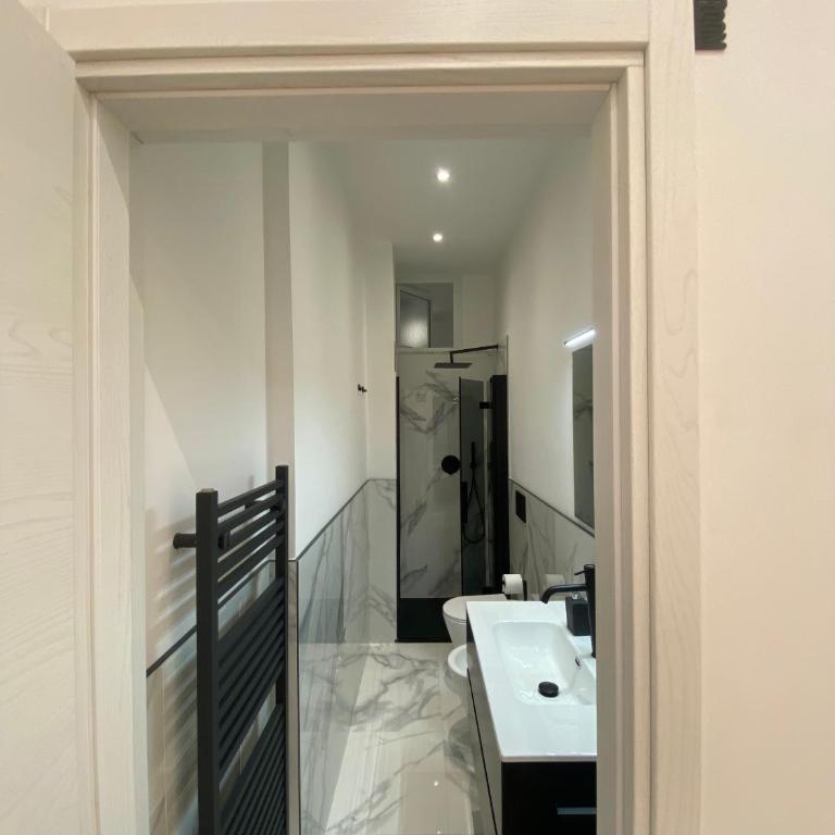 Mare Montenotte - Appartamento con 2 Camere da Letto e Balcone - 8