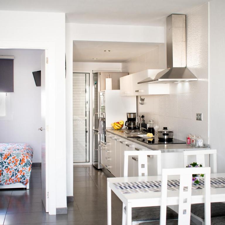 The Blue Clover - One-Bedroom House - 8
