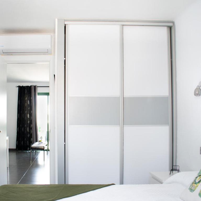 The Blue Clover - One-Bedroom House - 14