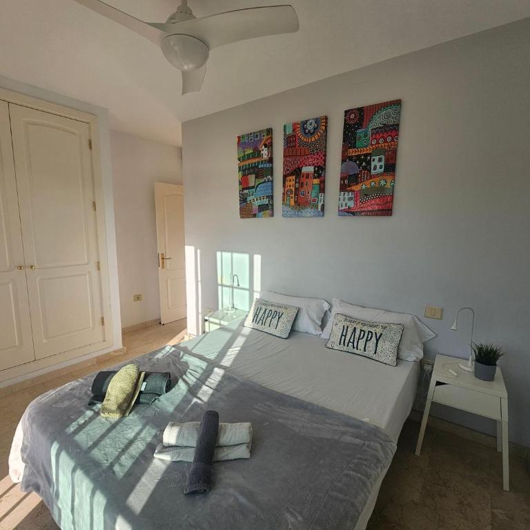 Cozy home with terrace and access to swimming pool - Apartment - 20