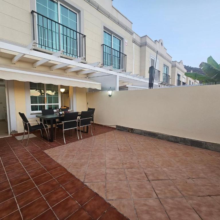 Cozy home with terrace and access to swimming pool - Apartment - 27