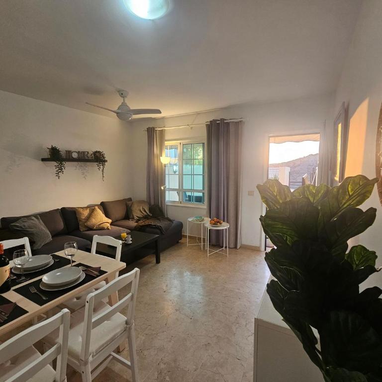 Cozy home with terrace and access to swimming pool - Apartment - 3