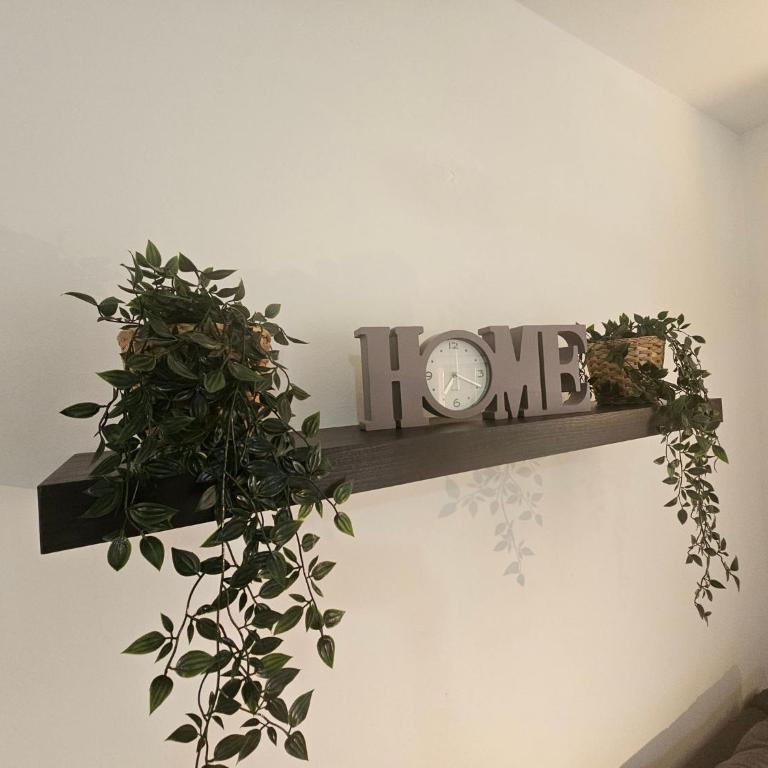 Cozy home with terrace and access to swimming pool - Apartment - 9