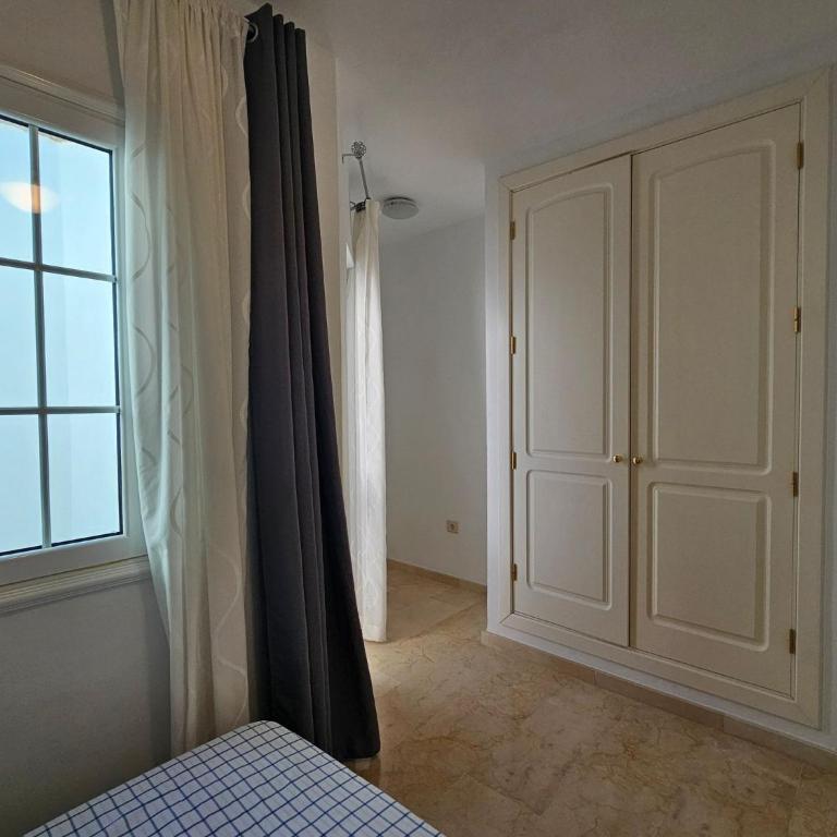Cozy home with terrace and access to swimming pool - Apartment - 25