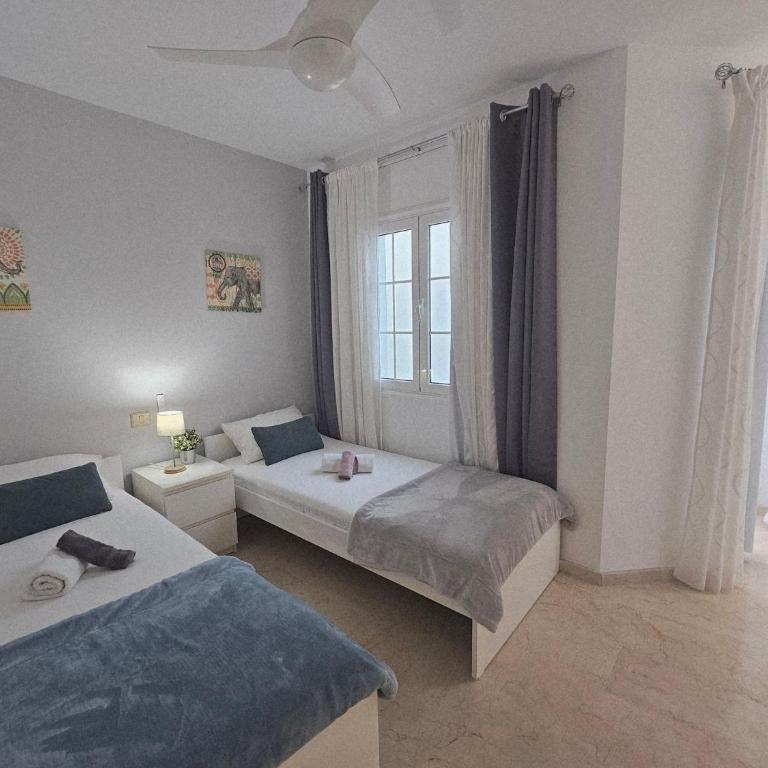 Cozy home with terrace and access to swimming pool - Apartment - 24