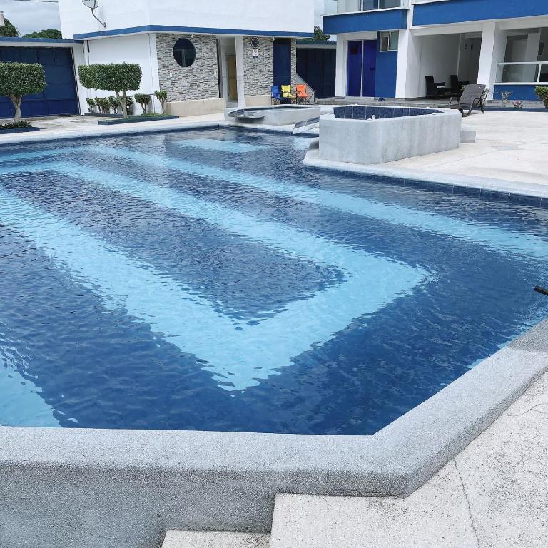 Hermosa Suite - One-Bedroom Apartment - 13