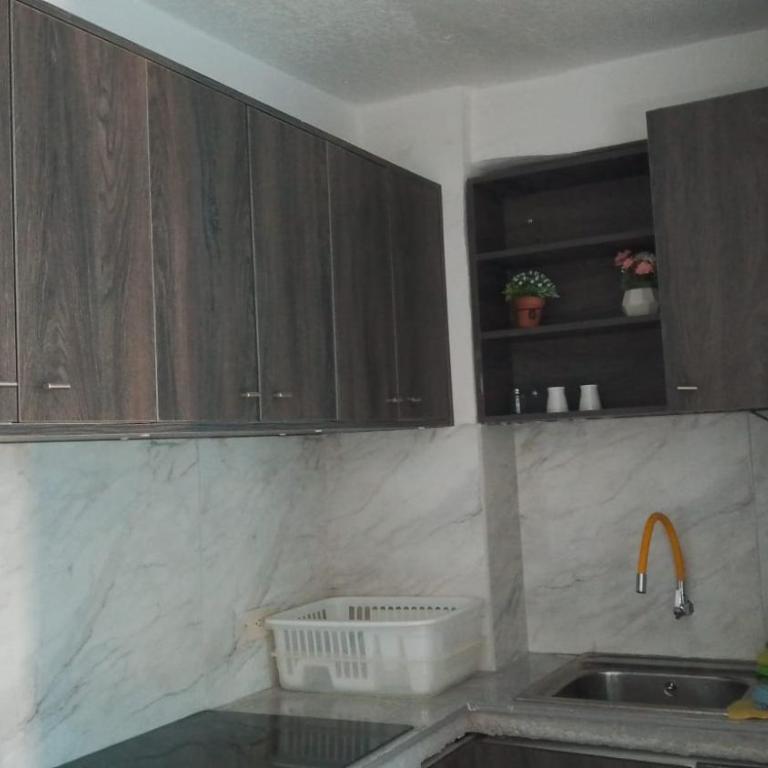 Hermosa Suite - One-Bedroom Apartment - 8