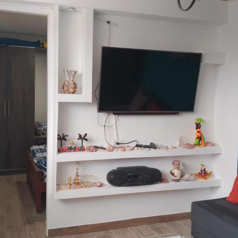Hermosa Suite - One-Bedroom Apartment - 5