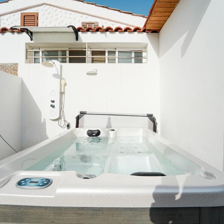 Chalet Luxury with privacy and Jacuzzi By Canarias prime homes - Chalet - 31