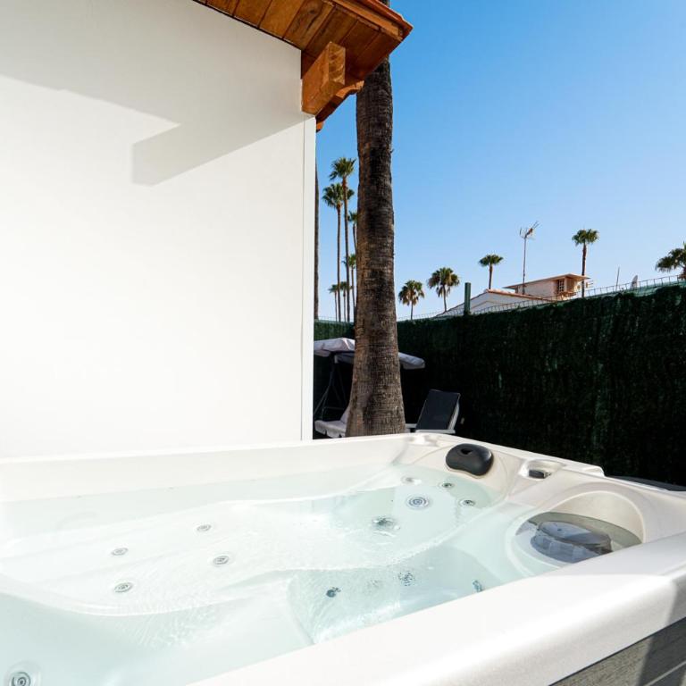 Chalet Luxury with privacy and Jacuzzi By Canarias prime homes - Chalet - 30