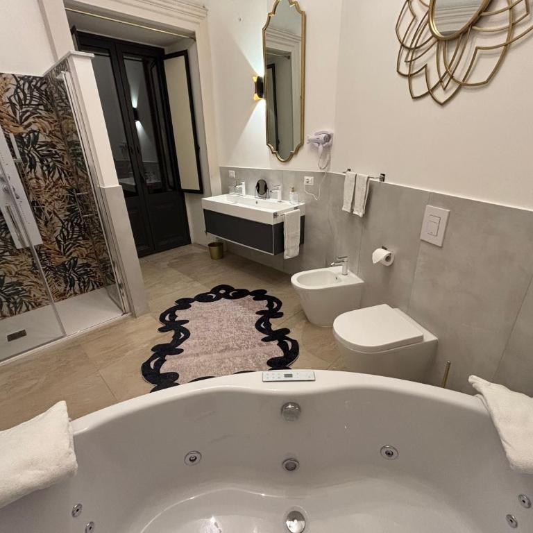 MoREsco - Deluxe Suite with Spa Bath - 12
