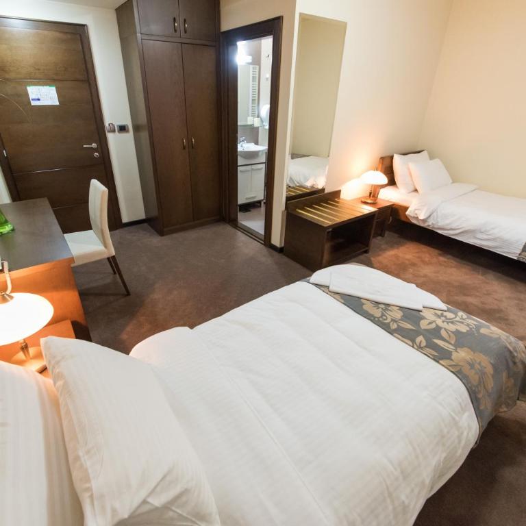 Garni Hotel Central Lux - Deluxe Twin Room - 7