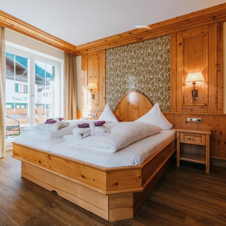 Anthony´s Alpin Hotel Garni - Familiensuite mit 2 Schlafzimmern - 5