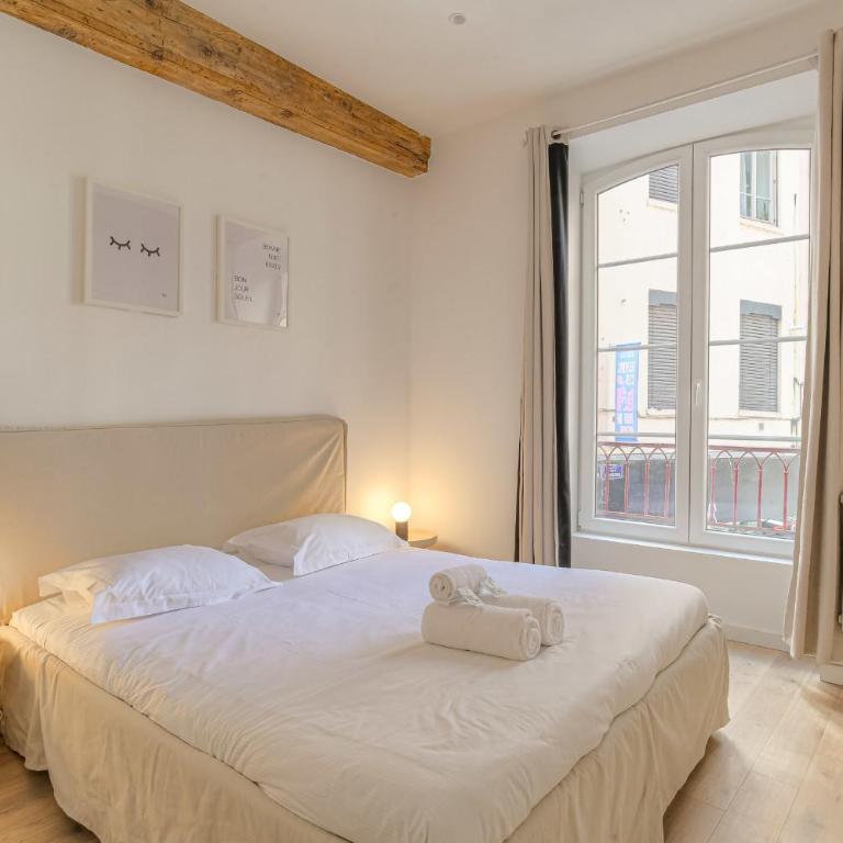Charmant et Chaleureux à Hôtel de Ville - Apartment - 5