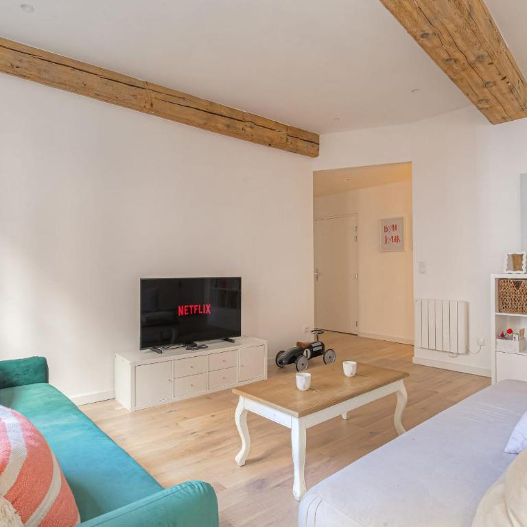 Charmant et Chaleureux à Hôtel de Ville - Apartment - 18