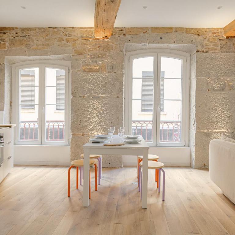 Charmant et Chaleureux à Hôtel de Ville - Apartment - 19