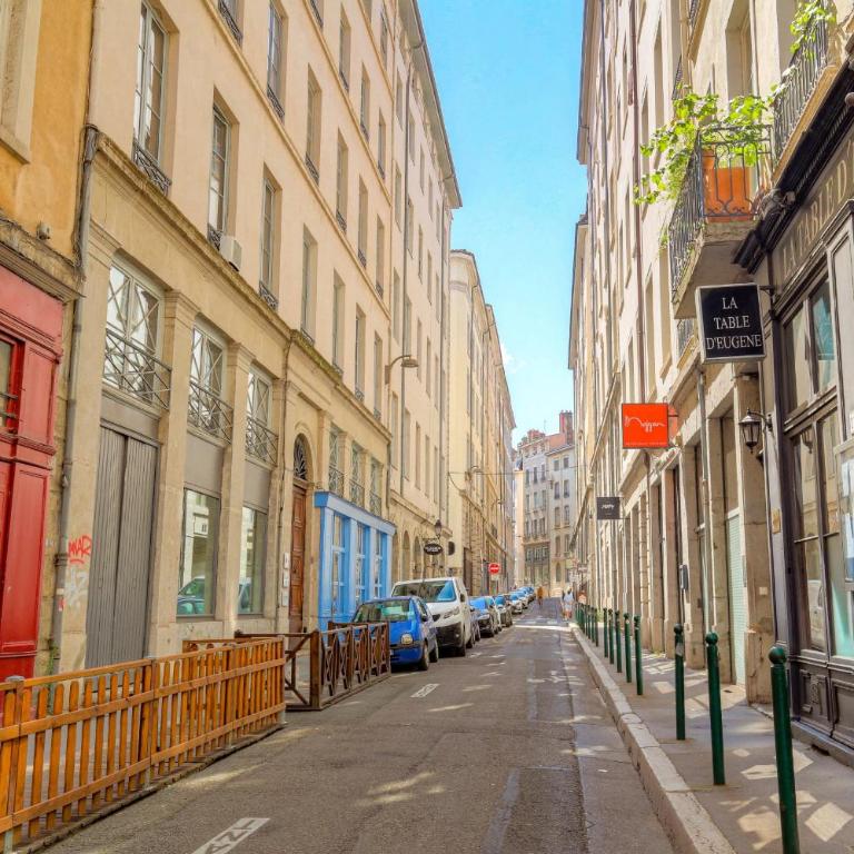 Charmant et Chaleureux à Hôtel de Ville - Apartment - 2