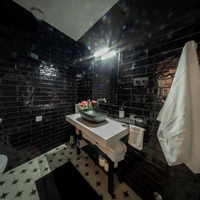 LUCE Apartments - Two-Bedroom Apartment - 33