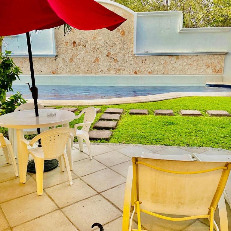 Deluxe Balcony Room With Swimming Pool Air Conditioning and Parking - Deluxe Double or Twin Room - 13