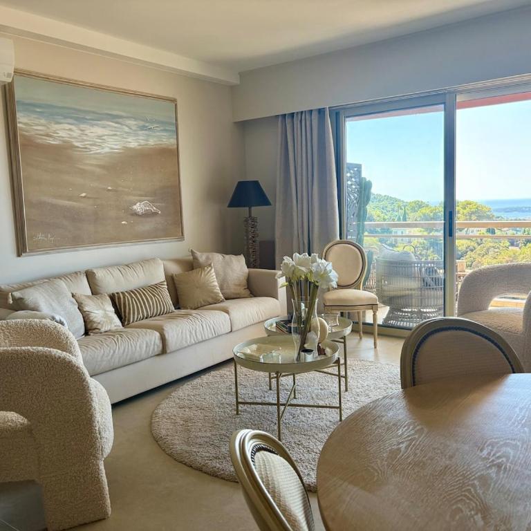 Stunning 3-Room with Panoramic Views Over Cannes - Appartement 2 Chambres - 1