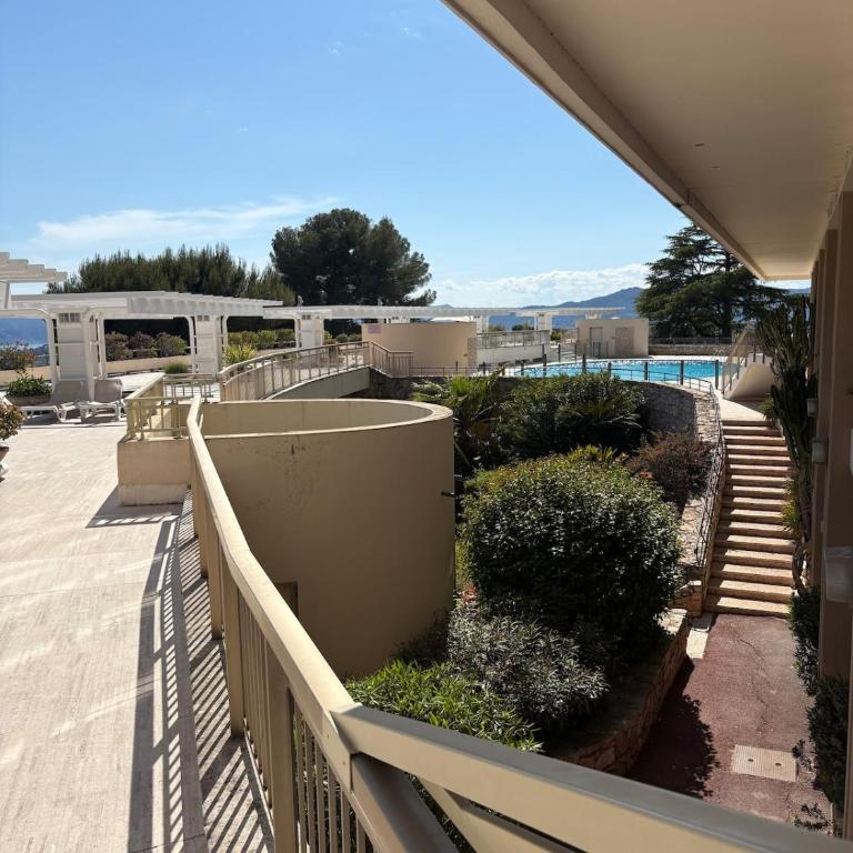 Stunning 3-Room with Panoramic Views Over Cannes - Appartement 2 Chambres - 19