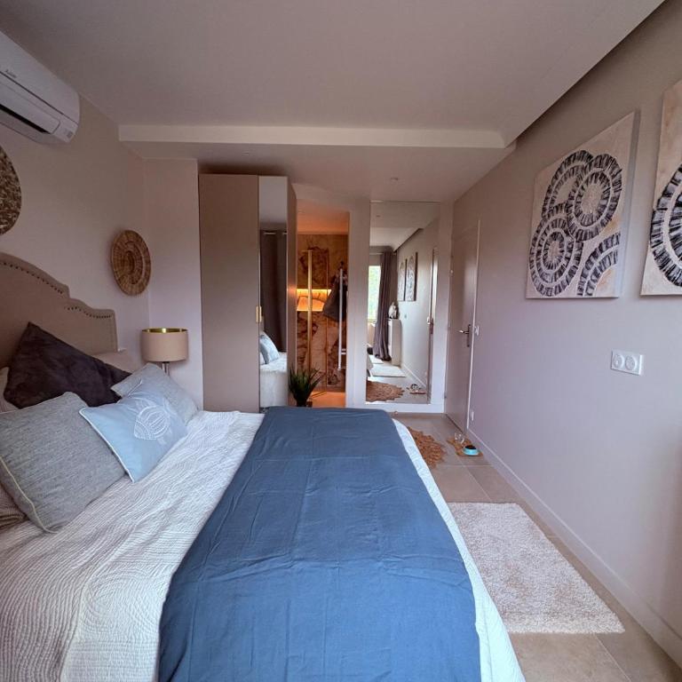 Stunning 3-Room with Panoramic Views Over Cannes - Appartement 2 Chambres - 21