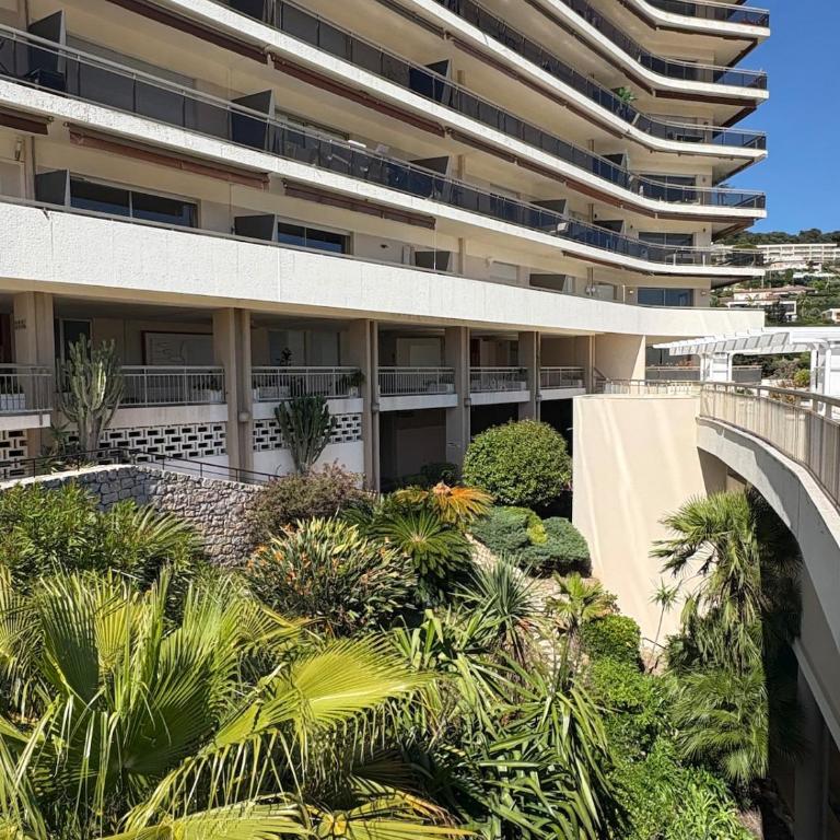 Stunning 3-Room with Panoramic Views Over Cannes - Appartement 2 Chambres - 26