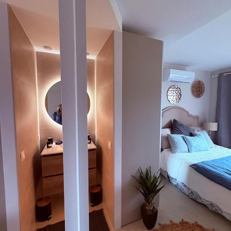 Stunning 3-Room with Panoramic Views Over Cannes - Appartement 2 Chambres - 29